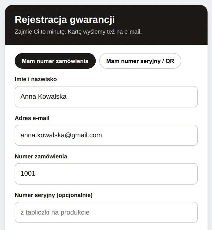 Wygląd Nowoczesny: formularz z ciemnym paskiem nagłówka i zaokrąglonymi polami.
